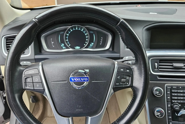 Volvo S60 cena 53505 przebieg: 143680, rok produkcji 2014 z Skoczów małe 232